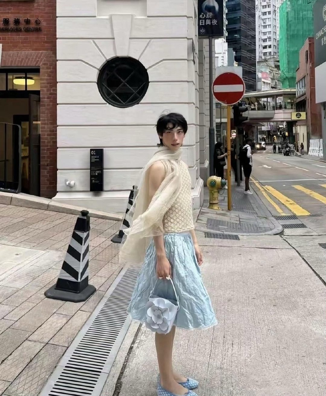 伊能静的儿子，这是走上了向佐的赛道。 ​