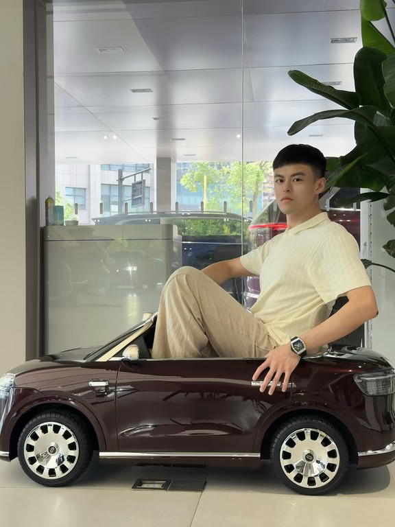 帮你们试过了，能坐200斤的儿童