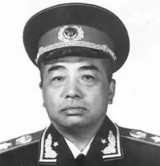 1974年，彭德怀去世时，临终想见朱德，他一次一次地向看守请求，但因形势未能实现，后来朱德知道后大声痛哭：“你们为啥子不让我去看彭老总！”
 
病房里很安静，只有仪器规律的响声。彭德怀的嘴唇又动了动，守在床边的护士俯身去听。还是那两个字：“朱德。”
 
护士直起身，看了看门口。看守站在门外，脸朝着走