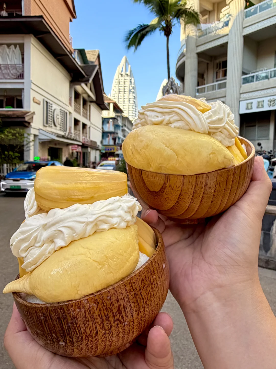 版纳星光夜市门口！我说了100次太好吃了！！！