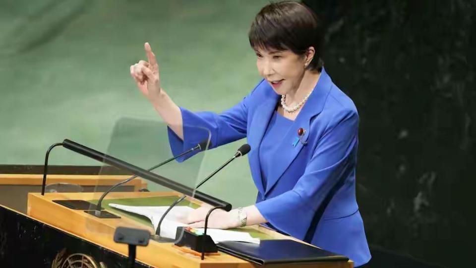 拉夫罗夫一锤定音！俄罗斯否决权伺候，德日“入常”梦碎联大，这道门槛迈不过去了

拉夫罗夫在联大，把话说死了。

东亚方向，他直接把矛头对准日本：批评日本持续推进军事化，不断突破战后秩序约束。这话不是随便说说。日本这些年干了什么？修宪、扩军、解禁集体自卫权，高市早苗上台后更是公然鼓吹删除《联合国宪章》