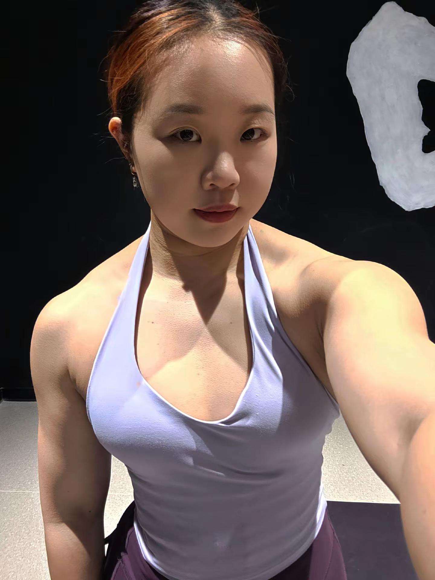 妹妹说紫色很有韵味。