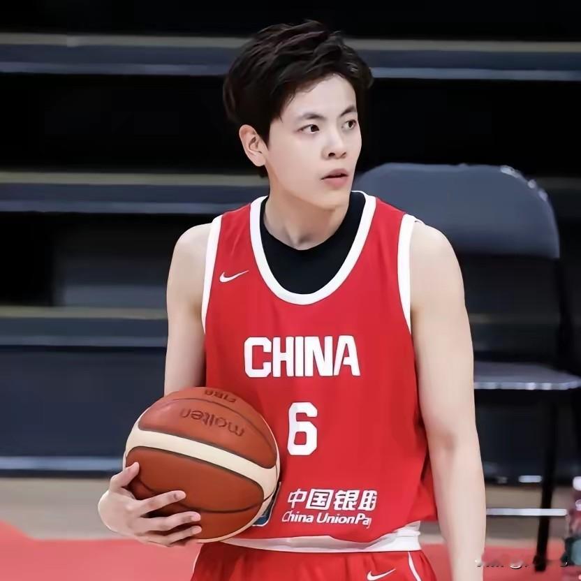 女篮世界杯八强资格赛，对阵波多黎各，估计不少球迷以上一场大胜意大利为蓝本，觉得拿下比赛不在话下，可在我眼里这一场就是实打实的五五开，即使最终取胜也是最后读秒时刻的一念之间。先不要急着喷我，看看我接下来说的有没有道理。
 
翻看历史交手记录，我们过往对波