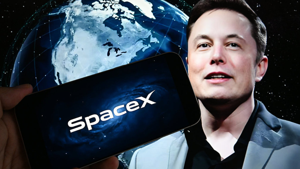 【#SpaceX签百亿美元算力大单#，CFO称年底ARR有望冲击1000亿美元】
据每日经济新闻报道，美东时间9月10日，SpaceX首席财务官Bret Johnsen在高盛Communacopia + Technology Conference 2026上透露，公司近期又签署一笔AI算力托管协议，自12月1日起每月预计带来约11亿美元收入，按年化计算约133亿美元， ​