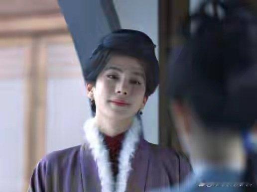 《兰香如故》热度一路走高，没想到出圈的不是大牌主演，而是两位男演员的男扮女装支线戏份。
剧方重金邀请的影后郭柯宇没能引爆话题，反而是这段意外的小片段收获大量观众喜爱。 ​