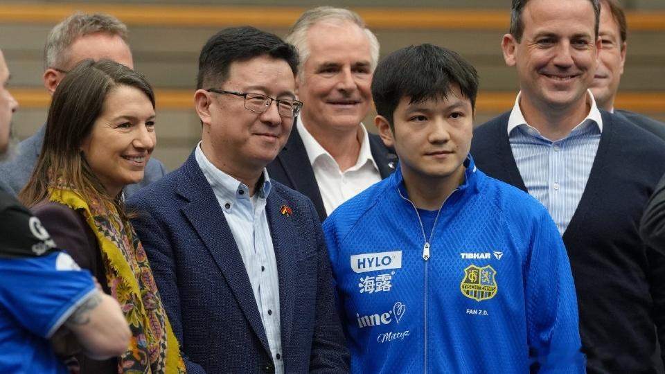 直言他是自己最喜爱的乒乓球运动员，这份官方认可，是对小胖实力与口碑的...