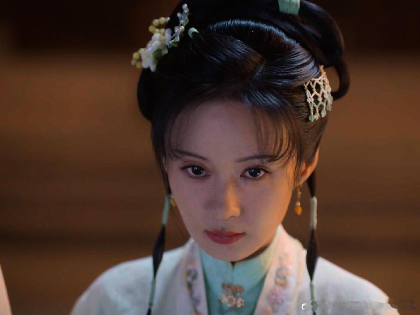 #郑合惠子演技好牛#《兰香如故》没有感情，全是演技，明明自己亲手S了贴身婢女，还装作一副悲痛欲绝的样子，前一秒还在楚楚可怜，下一秒被拆穿直接创飞所有人。郑合惠子这演技切换太自如了!
PS:吓死我了，我要是兰香都怕她报复我! ​