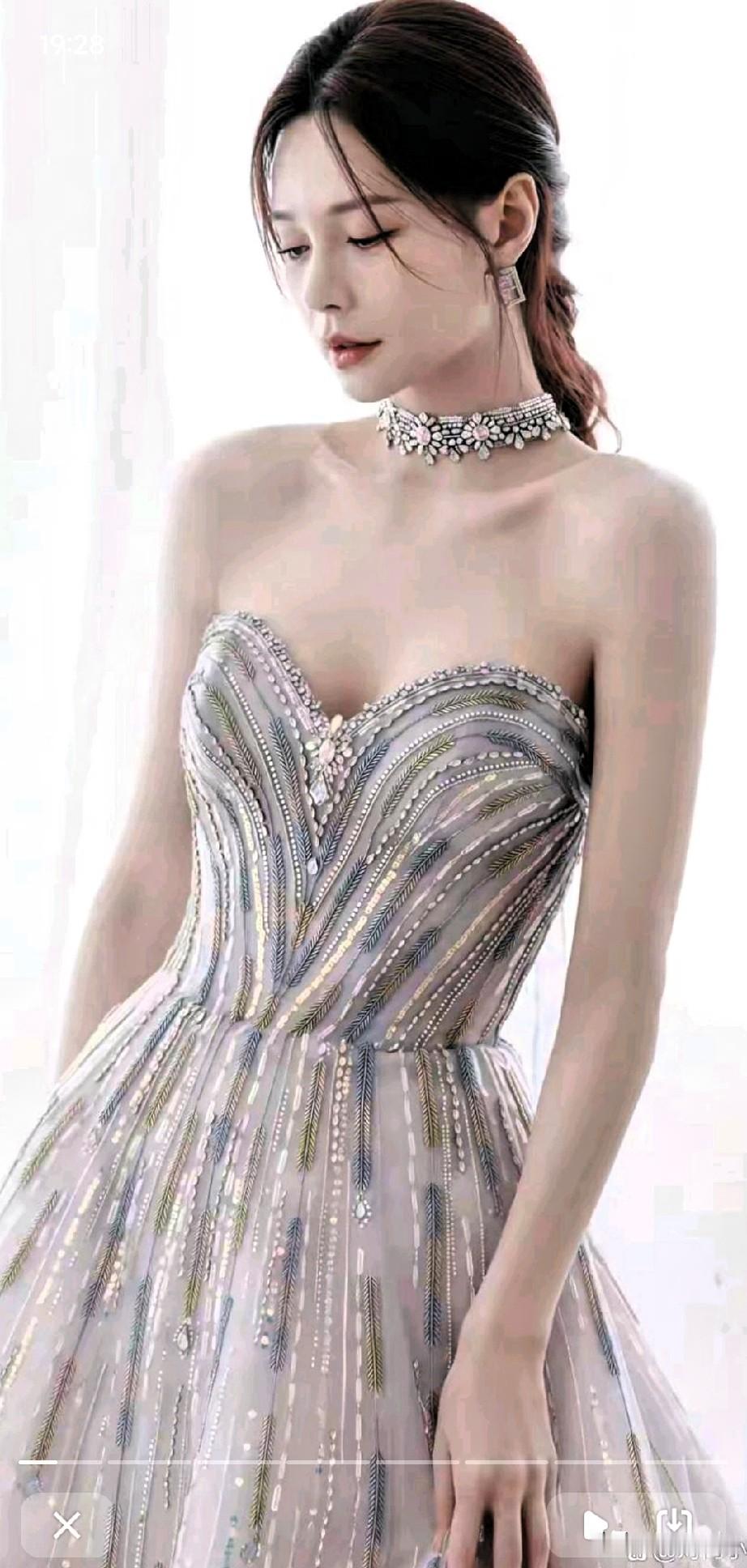 沈梦辰写真杀疯啦！性感高级 沈梦辰最新写真直接美到我心巴上，从甜妹到御...