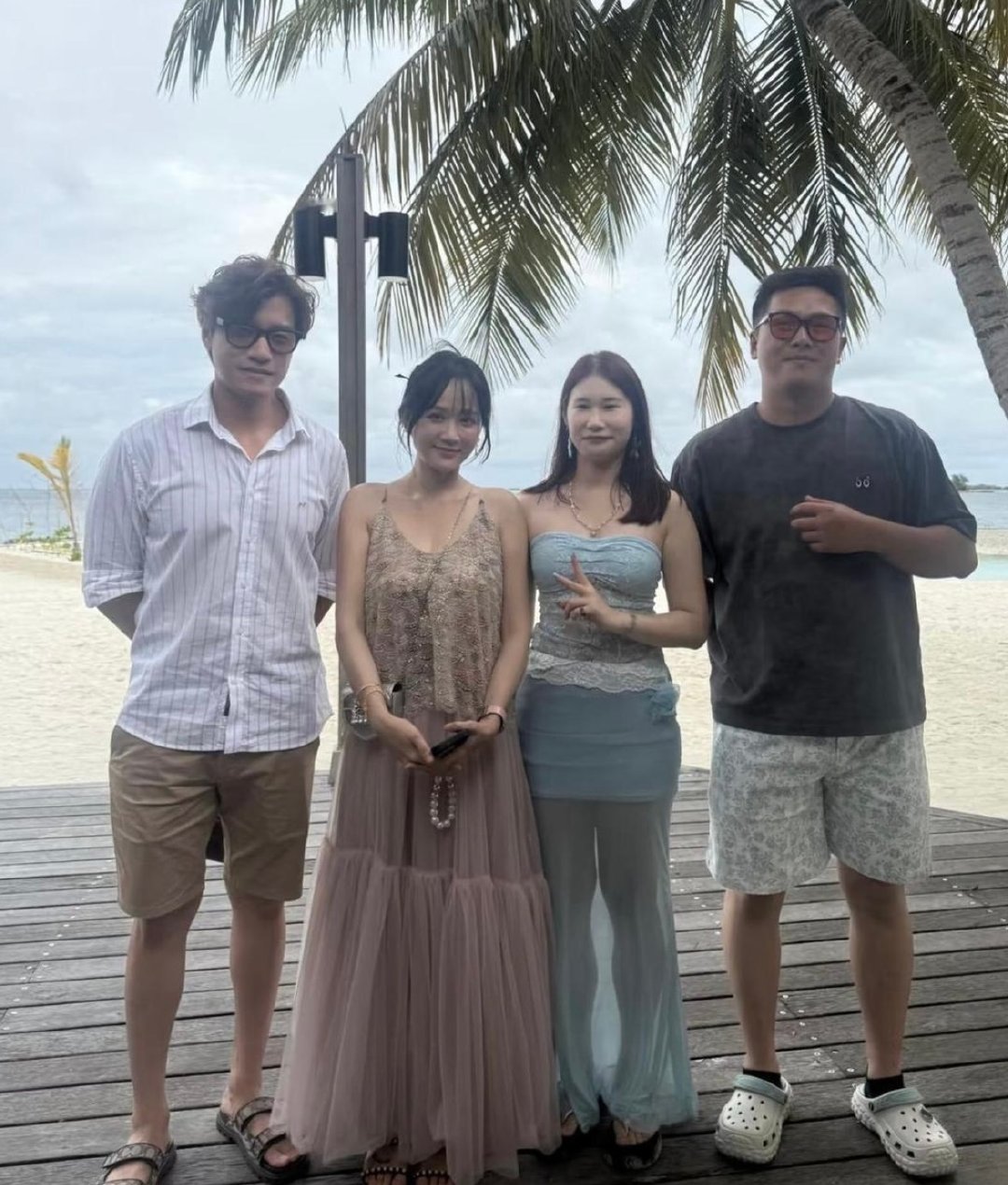 47岁陈乔恩和老公在马代被偶遇，结婚四年享受丁克生活 ​