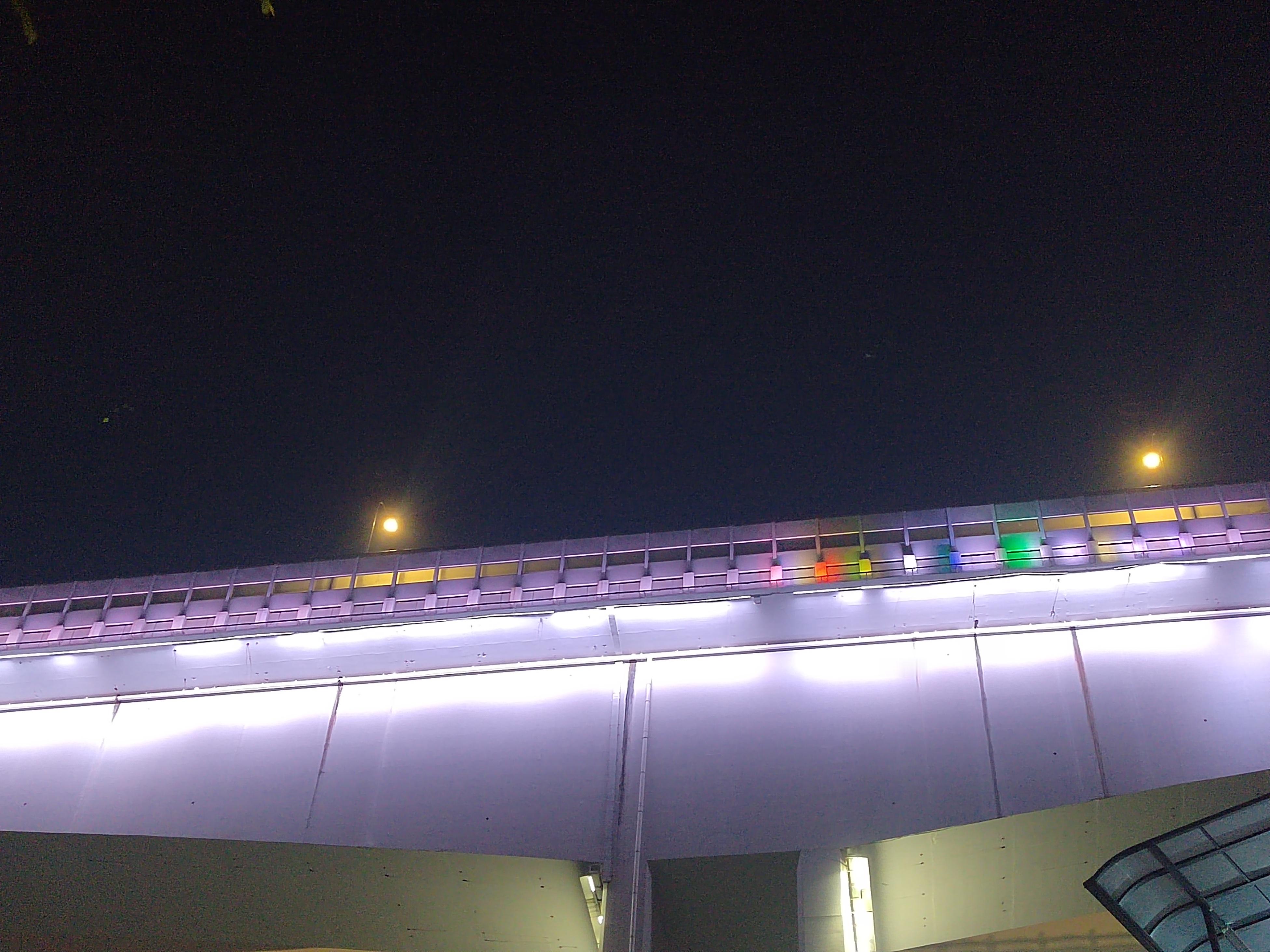 婚姻是由感情维系的吗？   “婚姻是由感情维系的吗？”这个问题如同婚...