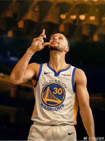 真希望勇士附加赛能两连胜进季后赛，这或许是詹库杜同时打季后赛最后一次了...