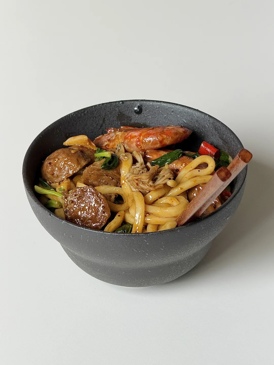 黑椒牛肉丸虾炒乌冬面🥢