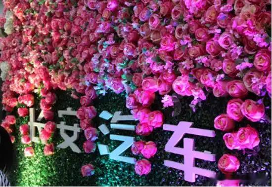 ✨七夕自驾｜开长安带我的女孩去兜风
这个七夕，开上咱家长安小车，带着老婆出门兜兜风。
窗外风景一路往后跑，车里有你在身旁，风都是甜滋滋的。
不用昂贵礼物，不用热闹大餐。
世界再大，最美的风景，也比不上坐在我副驾的你。
往后的日子，方向盘在我手里，你一直在我身边，岁岁年年，一路相伴。
 ​