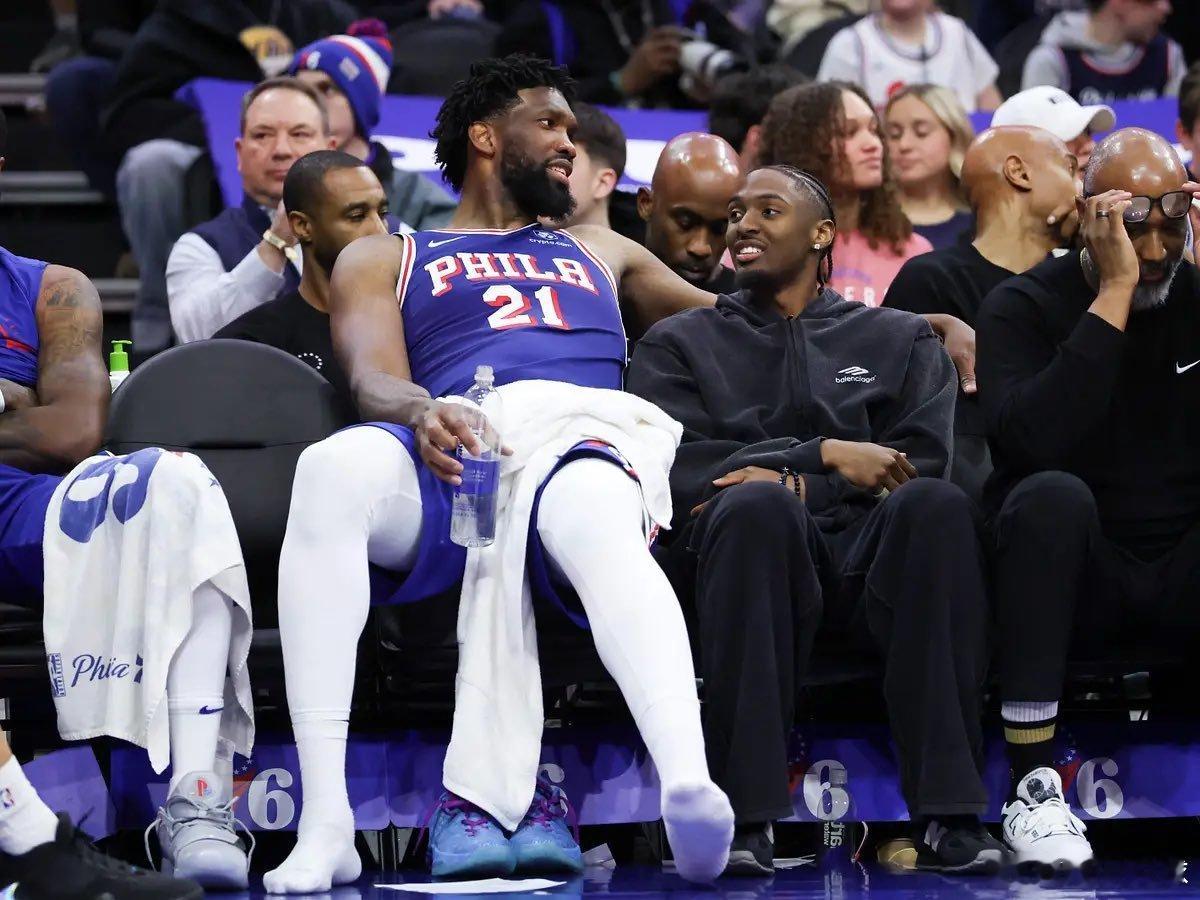 美媒发文：NBA 替补深度最佳的前 10 支球队排名：

1. 76ers
2. Thunder
3. Spurs
4. Timberwolves 
5. Lakers
6. Trail Blazers
7. Knicks
8. Rockets
9. Cavaliers
10. Hawks#费城76人##休斯顿火箭# ​