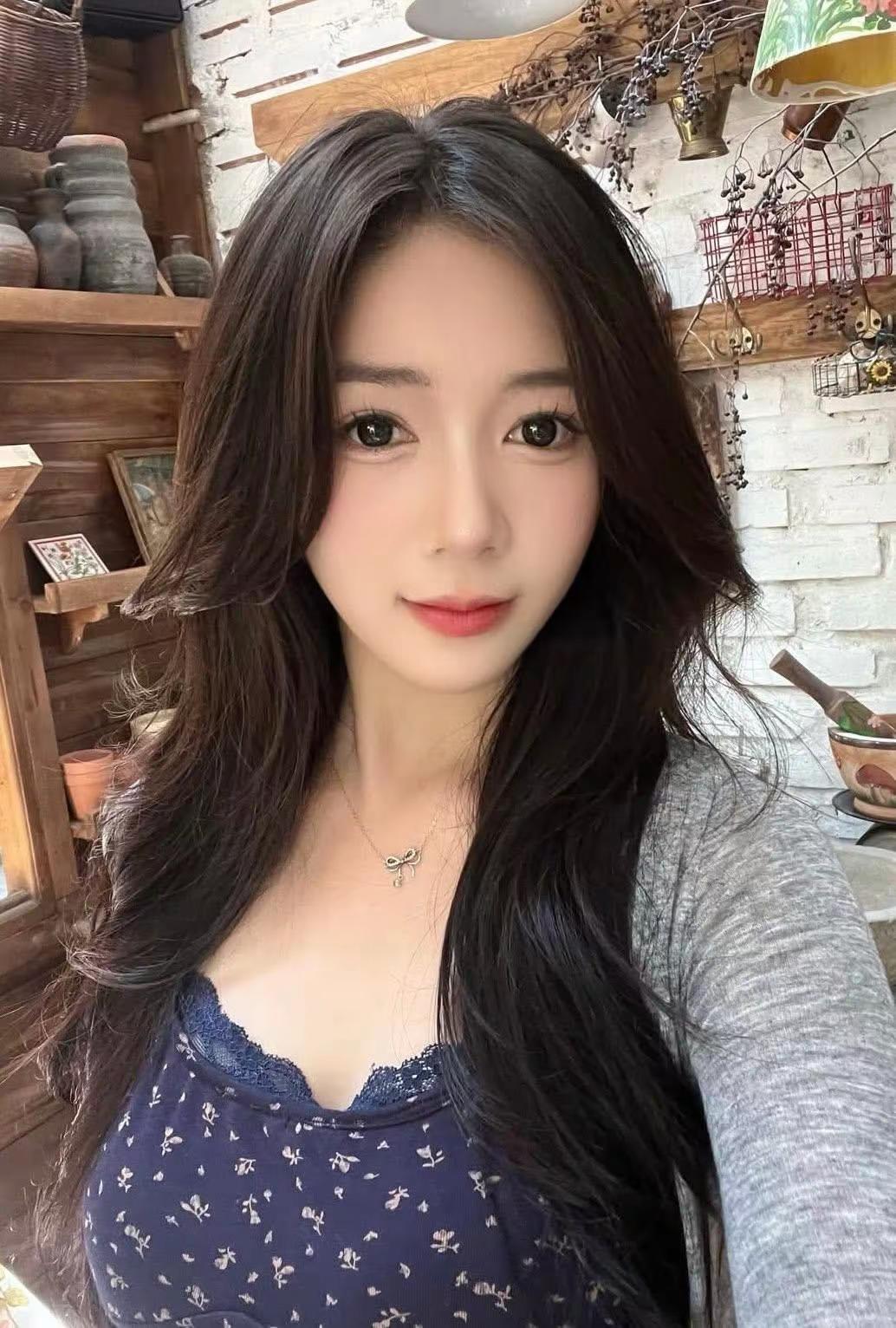 <p>街拍小姐姐穿搭秀 <!--{img:0}--><!--{img...