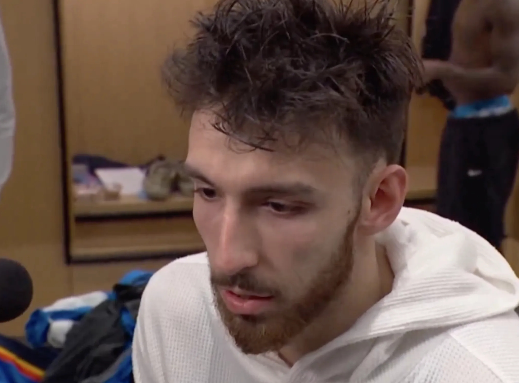 文班是否干扰你的心态？切特：全队的目标只是赢下这场比赛  今天NBA季...