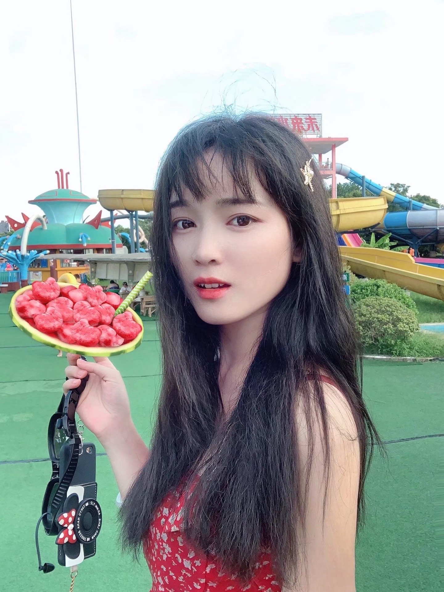 和妹妹去游泳，才发现，原来好多人不会游泳，我还以为游泳这件事，谁都会呢...