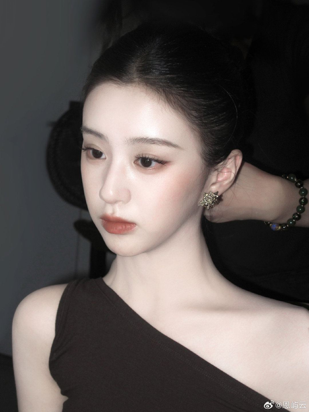 #包上恩[超话]# bse #包上恩觉醒之重启#bse #包上恩周芳华#

  是你仓促的爱上我 这我需要负责吗

​