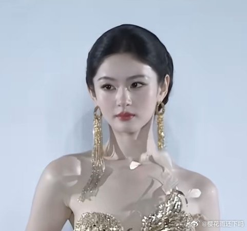 赵晴时装周首秀神女降临，确实很好看 ​