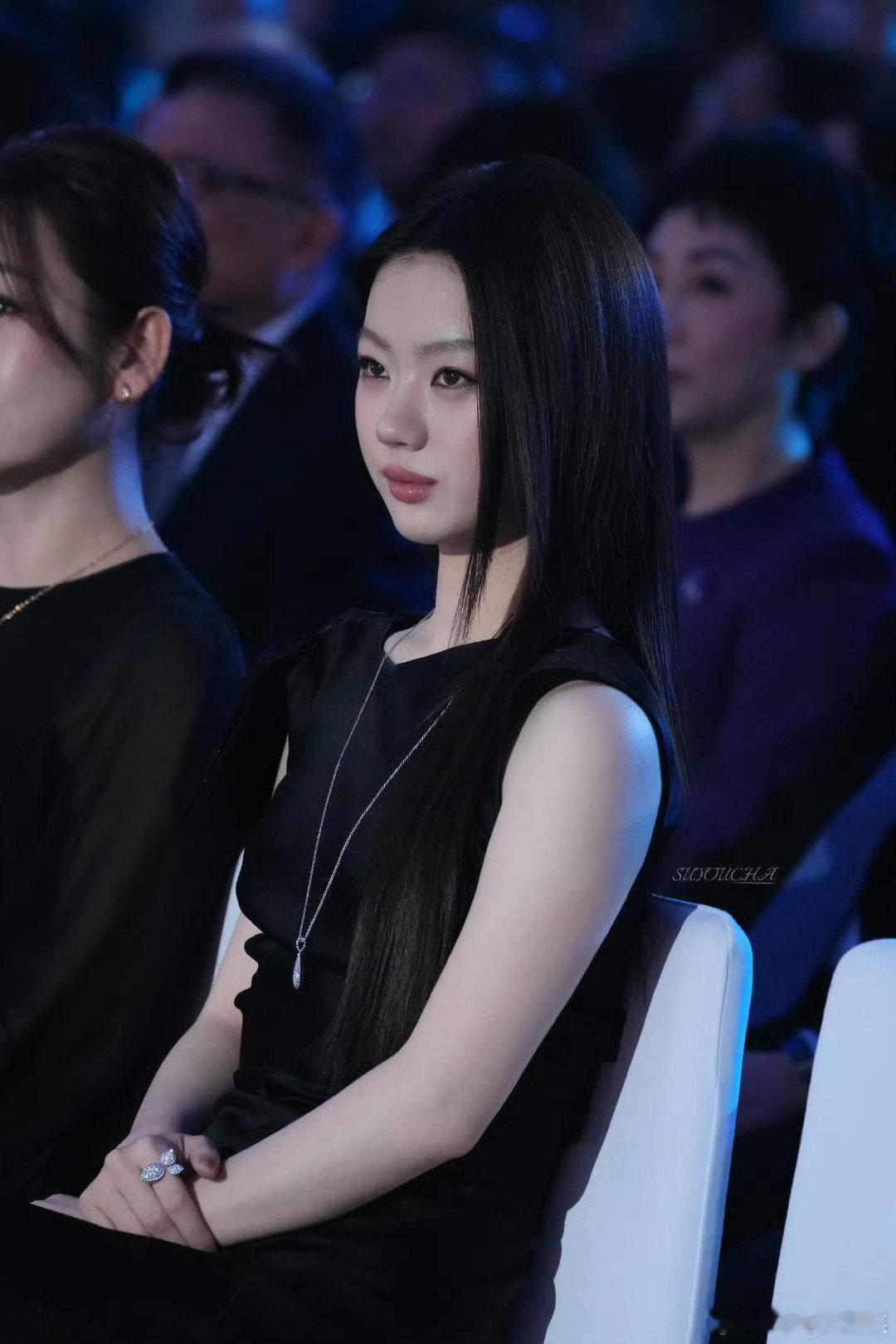 #单依纯[超话]# syc#单依纯# syc#单依纯的生活画簿# 

你太特别了 谁都无法代替⌯>ᴗ