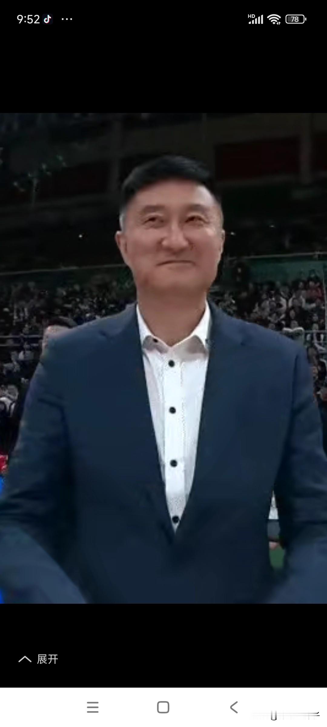 杜峰明晚能不能继续横着走道儿离开球场，就看杜峰最后的造化了。如果说...