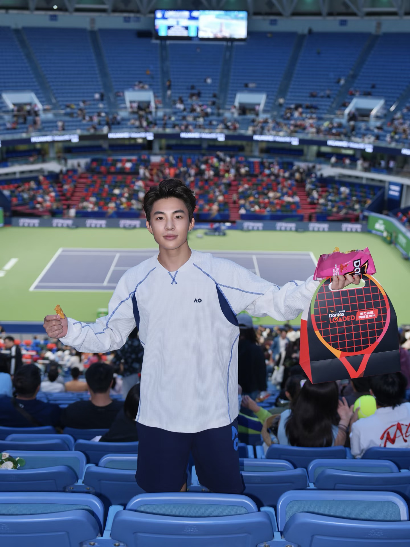 随手一按，大师赛就是杂志封面🎾