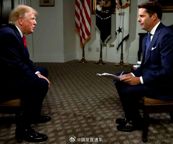 #特朗普称乌袭俄炼油厂是耻辱#【#特朗普表态乌克兰恢复袭击俄炼油厂#】据美国大全新闻网报道，美国总统特朗普当地时间15日在接受该媒体采访时，就乌克兰恢复袭击俄罗斯炼油厂等问题作出表态。

本月11日，特朗普称，即刻起，俄乌冲突进入“能源停火”状态。据英国《金融时报》15日报道，乌克兰总统泽连 ​