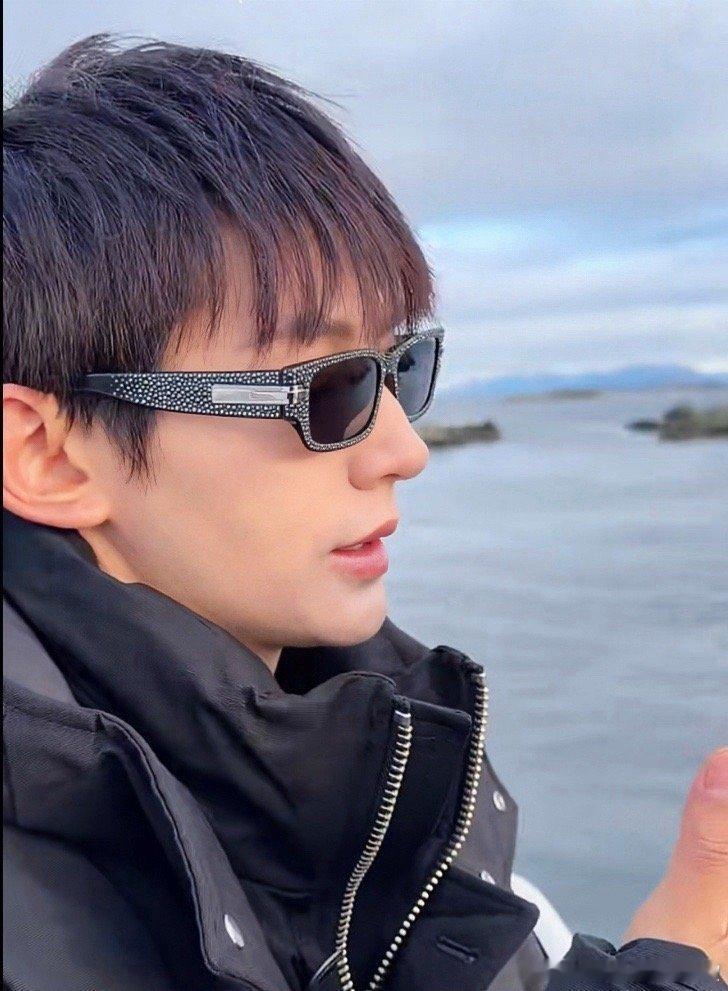 #邓为我理想中的旅行搭子# [可爱]#邓为让王星越不得劲就过来# [可爱]#吴君如左手王星越右手邓为# 

你赋予每个角色独特的灵魂，让他们不再是纸片人，而是有血有肉的生命。邓为，你是角色的再造者。


✨✨🍰邓为🍰司狂澜🍰百妖谱🍰邓为司狂澜🍰邓为百妖谱🍰殷戈止🍰殷沉璧🍰风 ​