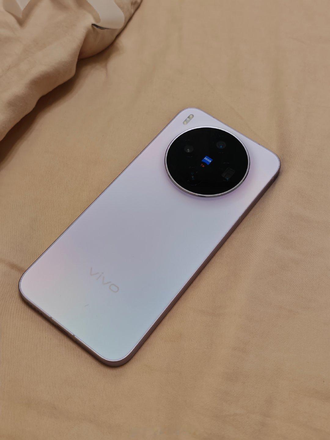 ？？？
周杰伦代言vivo？？？
我也是用上周杰伦同款手机了[舔屏] ​
