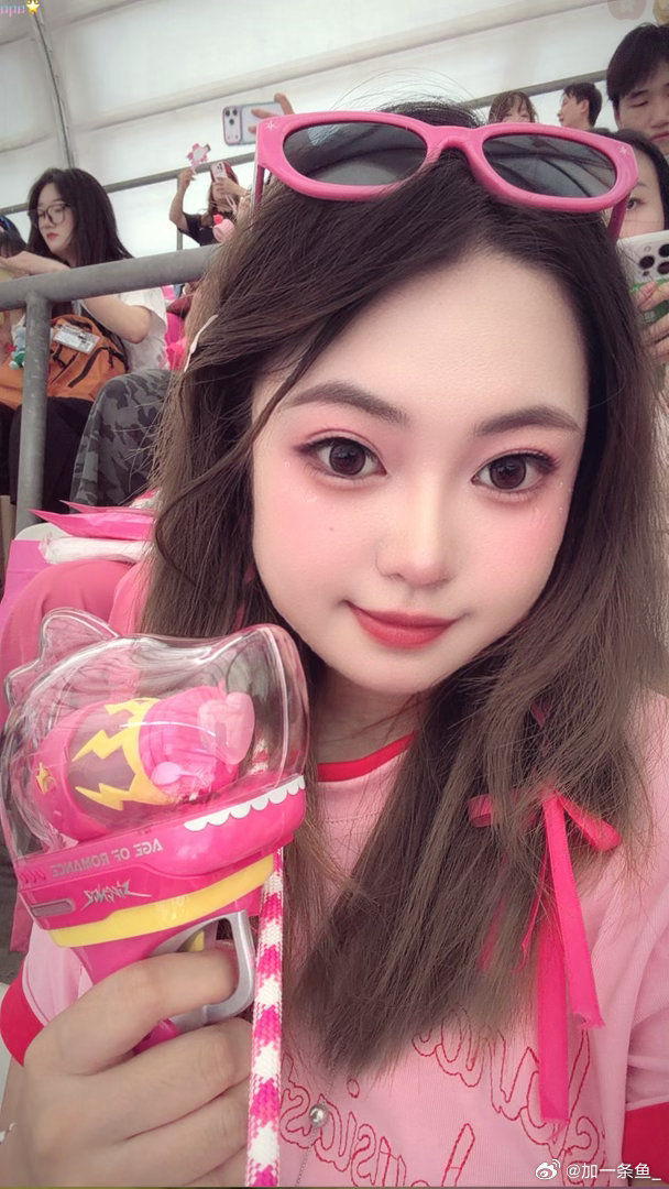 哇哇哇 终于来罗曼城啦[开学季]
我的愿望是看无数场演唱会[举手]  ​