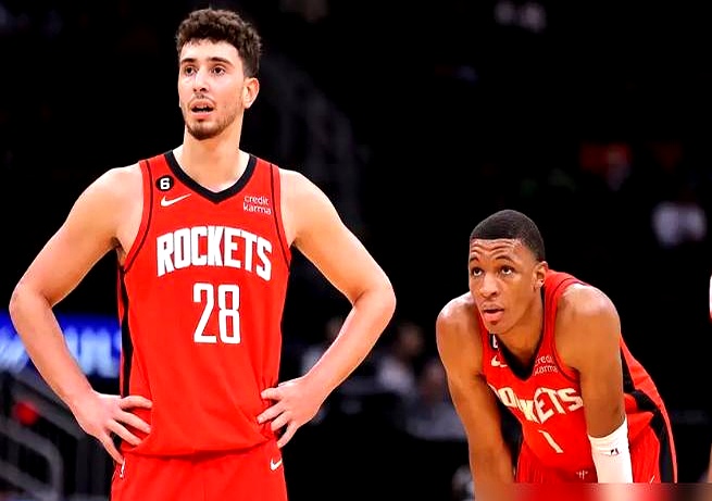 常规赛50多胜，季后赛首轮被湖人横扫出局。    火箭队总经理斯通，这...