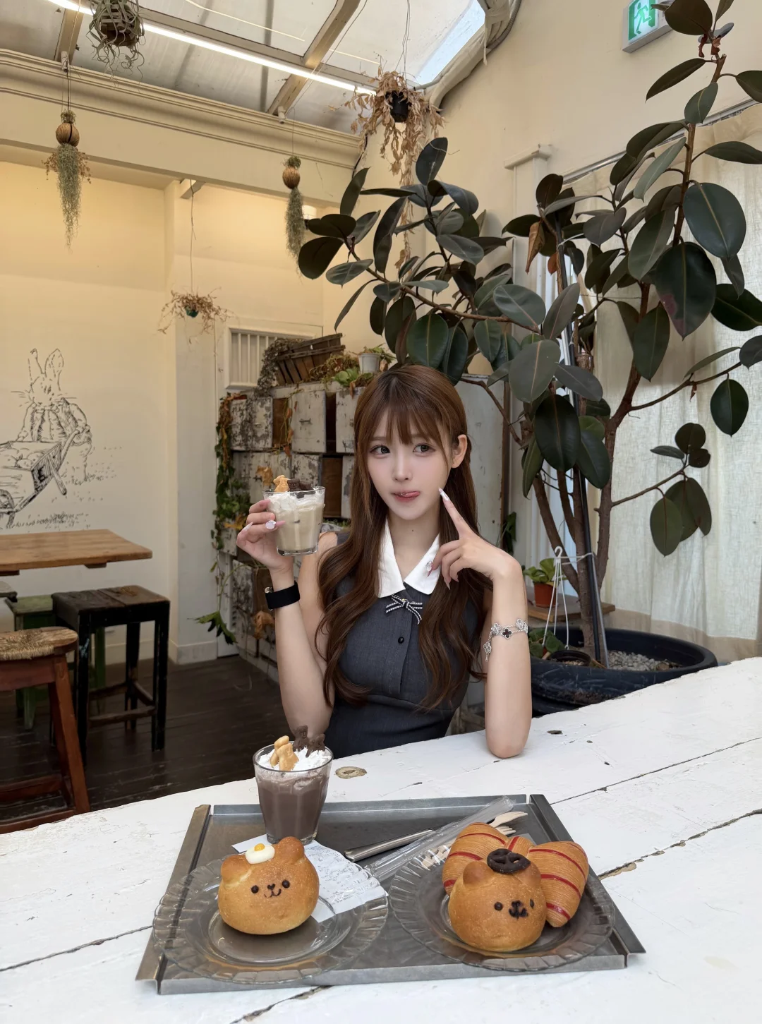 𝐌𝐨𝐨𝐧𝐢 𝐜𝐚𝐟𝐞🎀🇰🇷
