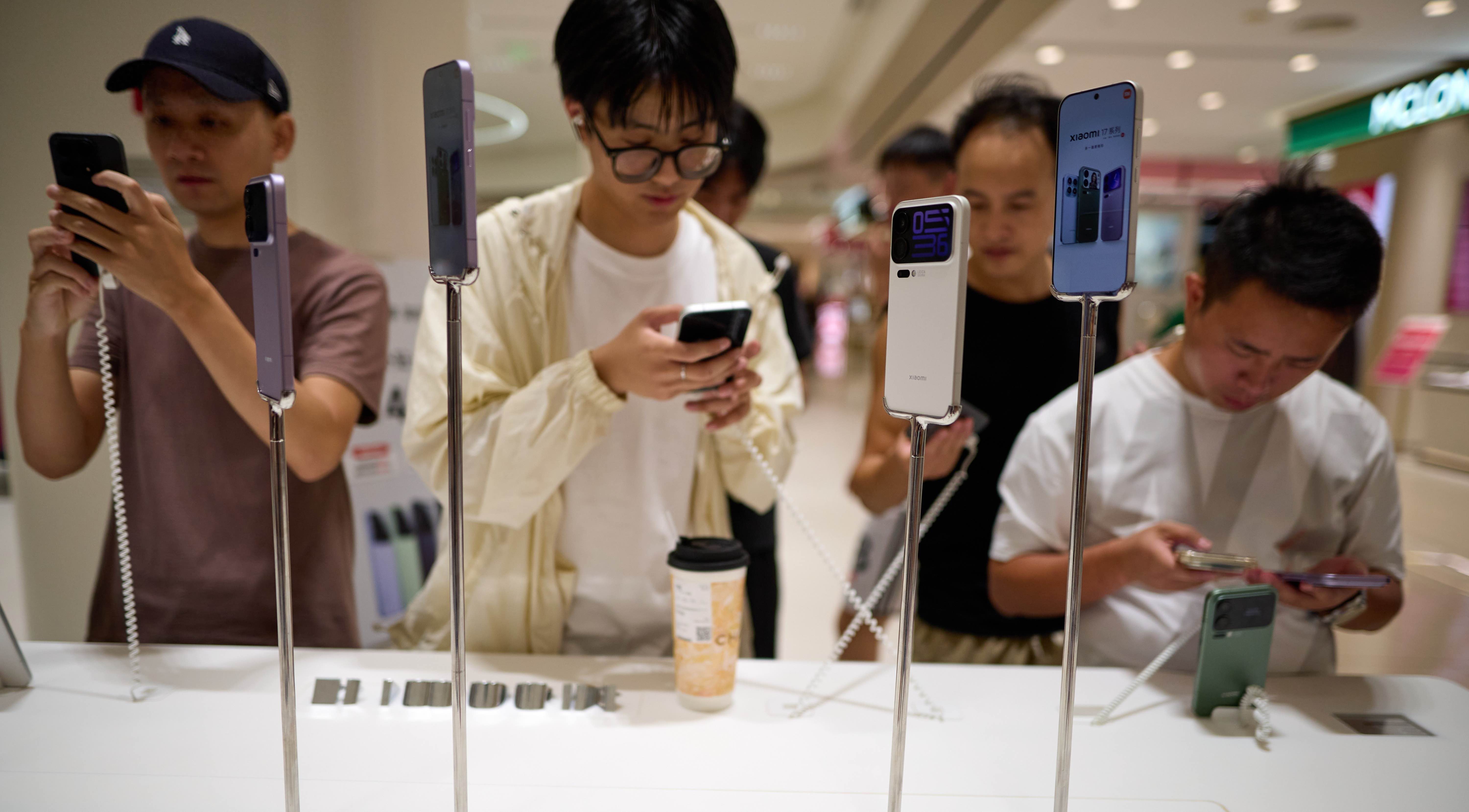 小米这次是真的栽了个跟头。1月5日晚上，公关负责人徐洁云发微博道歉，说...