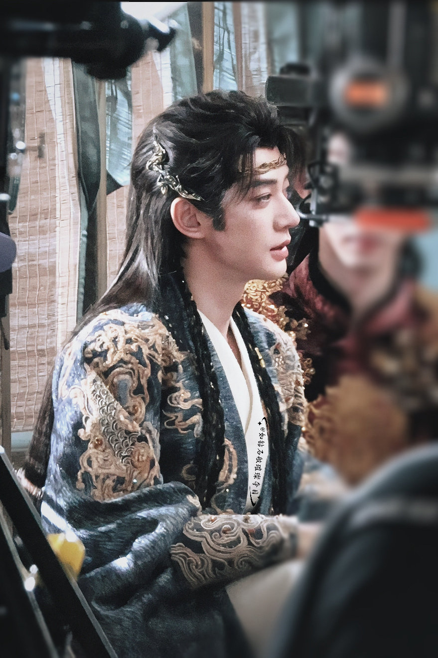 #邓为异域风情#[微风]#邓为吴君如差点把外国友人吓晕了#
 
就算你满身荆棘如刺猬，仍有我伸手拥你无忌讳

​