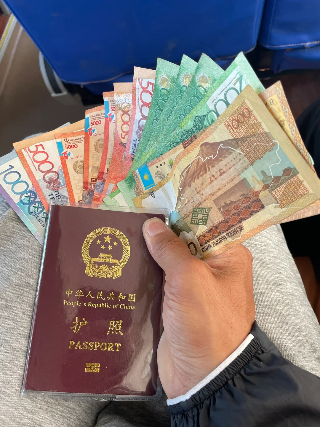 通关霍尔果斯，被叫去小黑屋，请我喝茶（上）