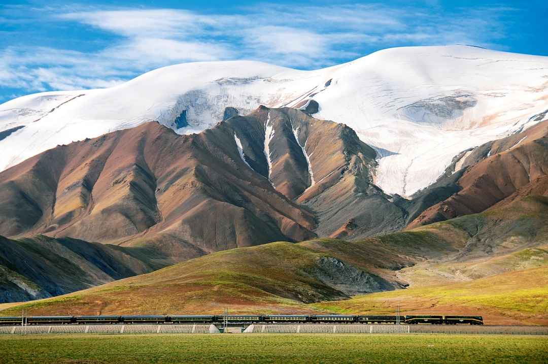 雪山脚下，火车驶过——青藏高原上的火车知识