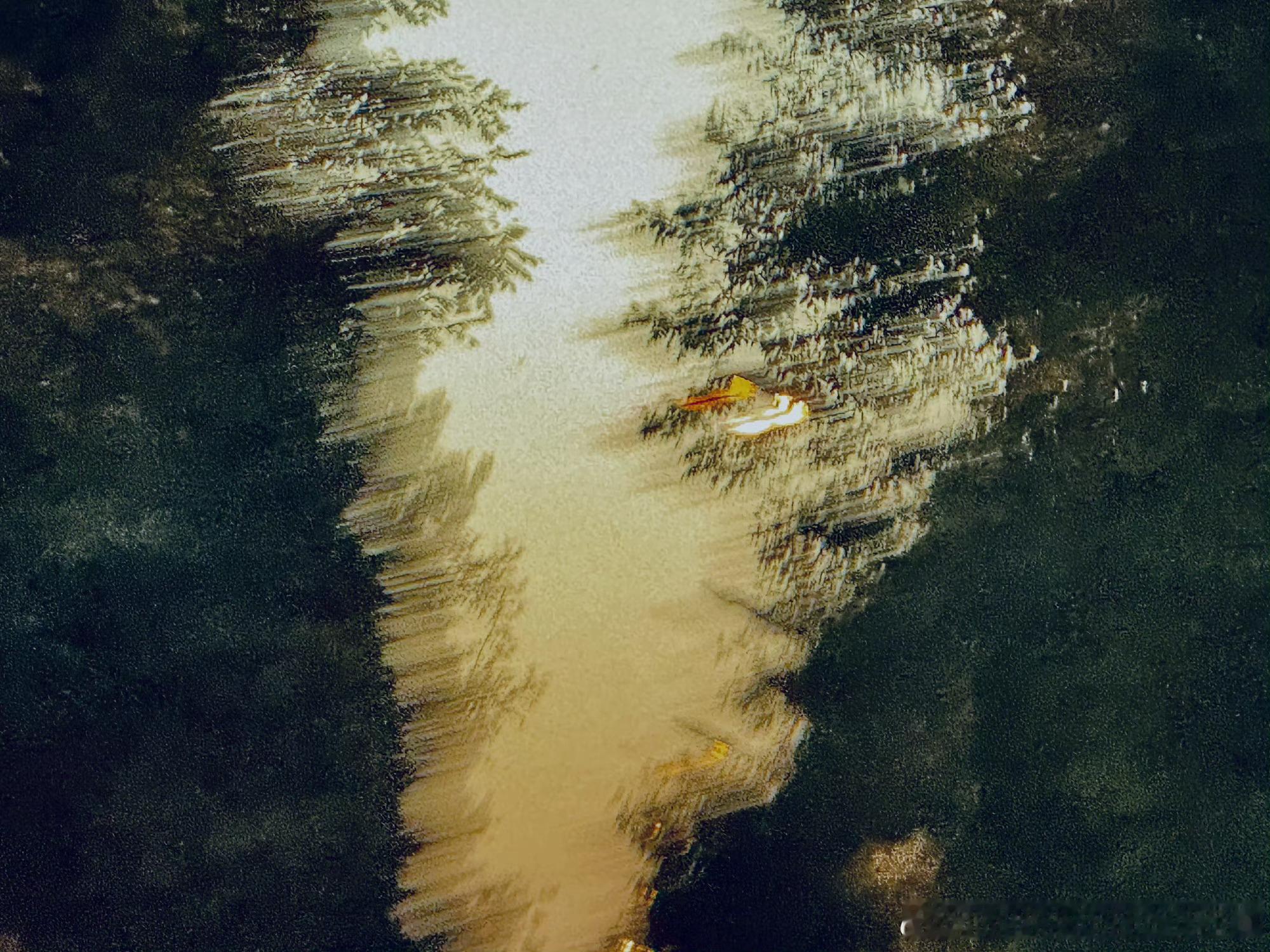 #丁程鑫[超话]#  💛#丁程鑫我们的宿舍# ✨#丁程鑫 开始推理吧4# 

“捧起月亮也能捕捉你眼里的星辰吗” "𝑪𝒂𝒏 𝒚𝒐𝒖 𝒄𝒂𝒕𝒄𝒉 𝒕𝒉𝒆 𝒔𝒕𝒂𝒓𝒔 𝒊𝒏 𝒚𝒐𝒖𝒓 𝒆𝒚𝒆𝒔 𝒃𝒚 𝒉𝒐𝒍𝒅𝒊𝒏𝒈 𝒕𝒉𝒆 𝒎 ​