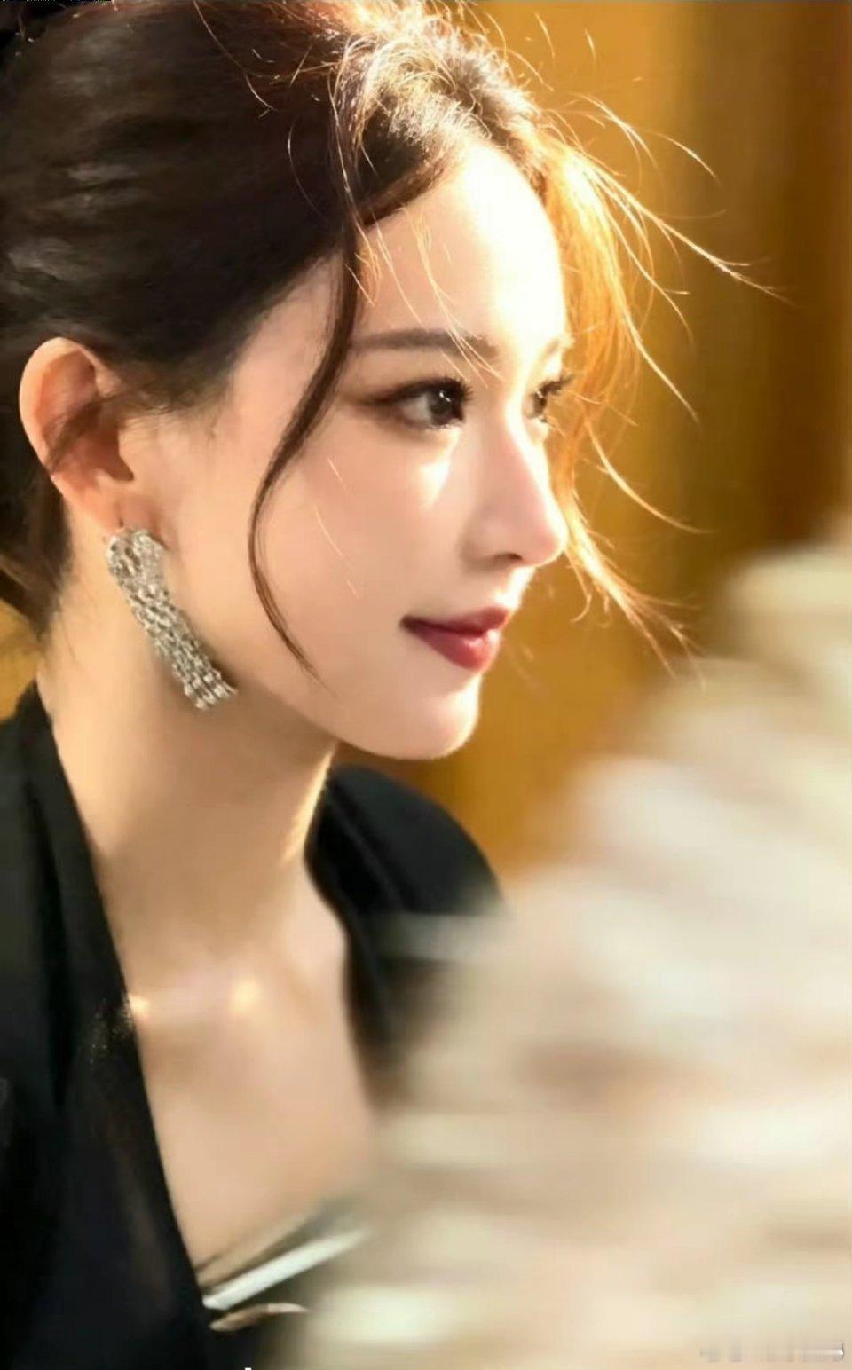#程潇[超话]# cx#程潇新歌rainwithme# cx#程潇新歌imagine# 

“铁树不会开花 乌鸦不会说话 我对你的爱永远不会消失”

​
