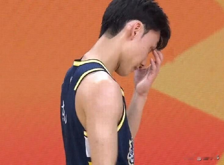 独木难支！徐昕谈徐杰：  “杰哥今晚的表现很不错。”  “他的能力就在...