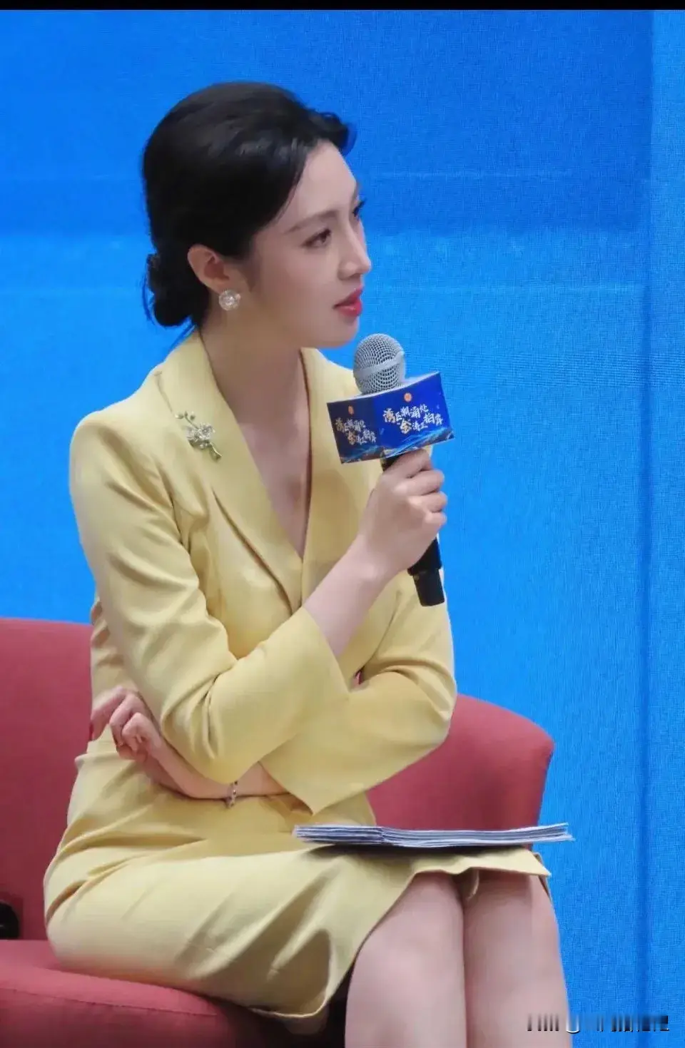 年轻男人都喜欢成熟知性美吗？ 那可不一定！ 有人爱知性姐姐的温柔 有人...