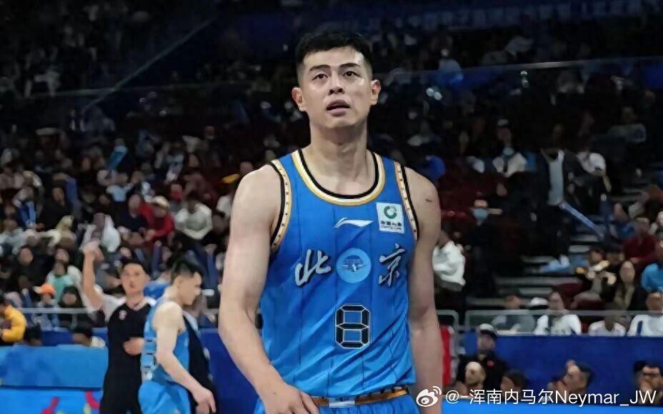 北京首钢方硕 新赛季将转战 NBL联赛，加盟长沙勇胜。 ​