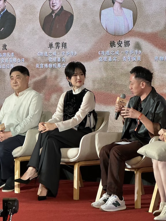 姚安娜本人真是漂亮又有气质！