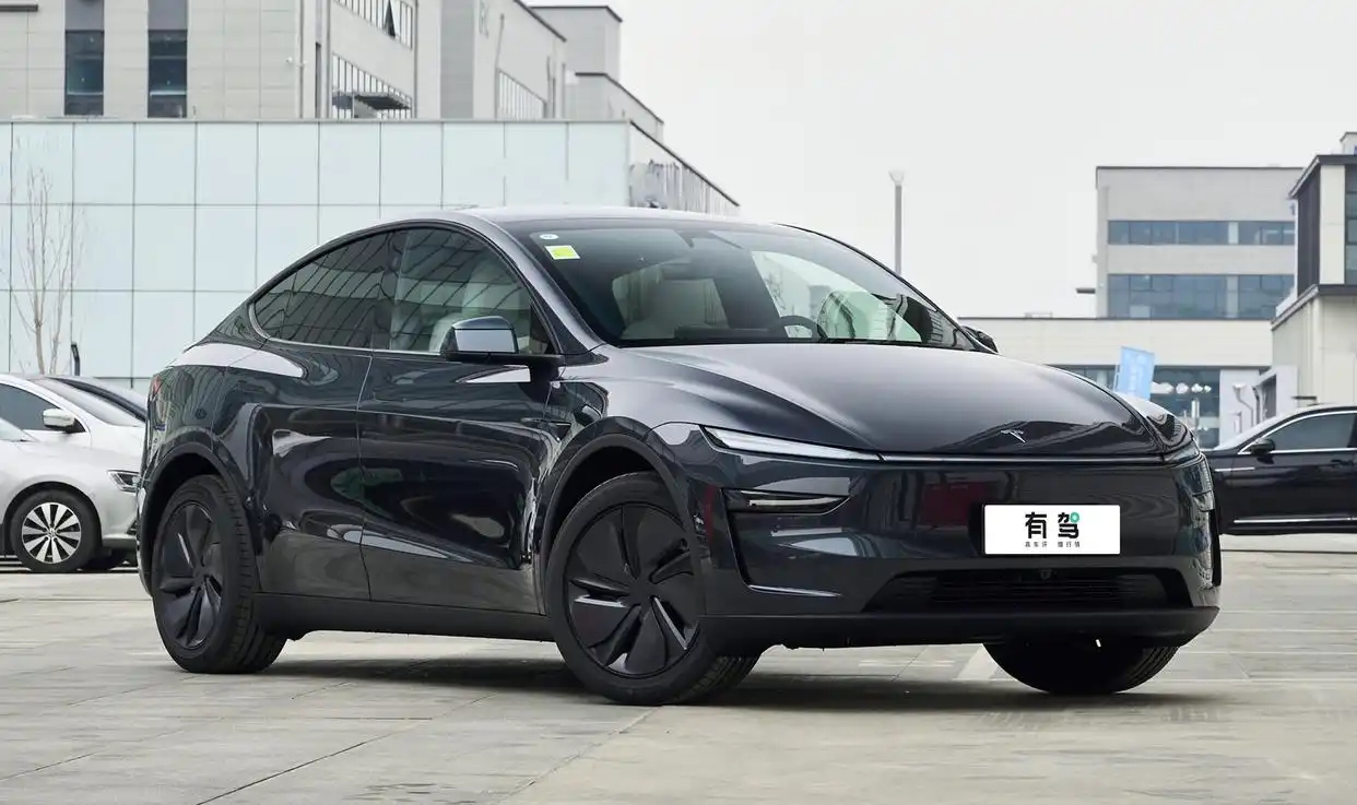 最近车圈里，特斯拉Model Y的热度堪称现象级。没有发布会，没有提前...