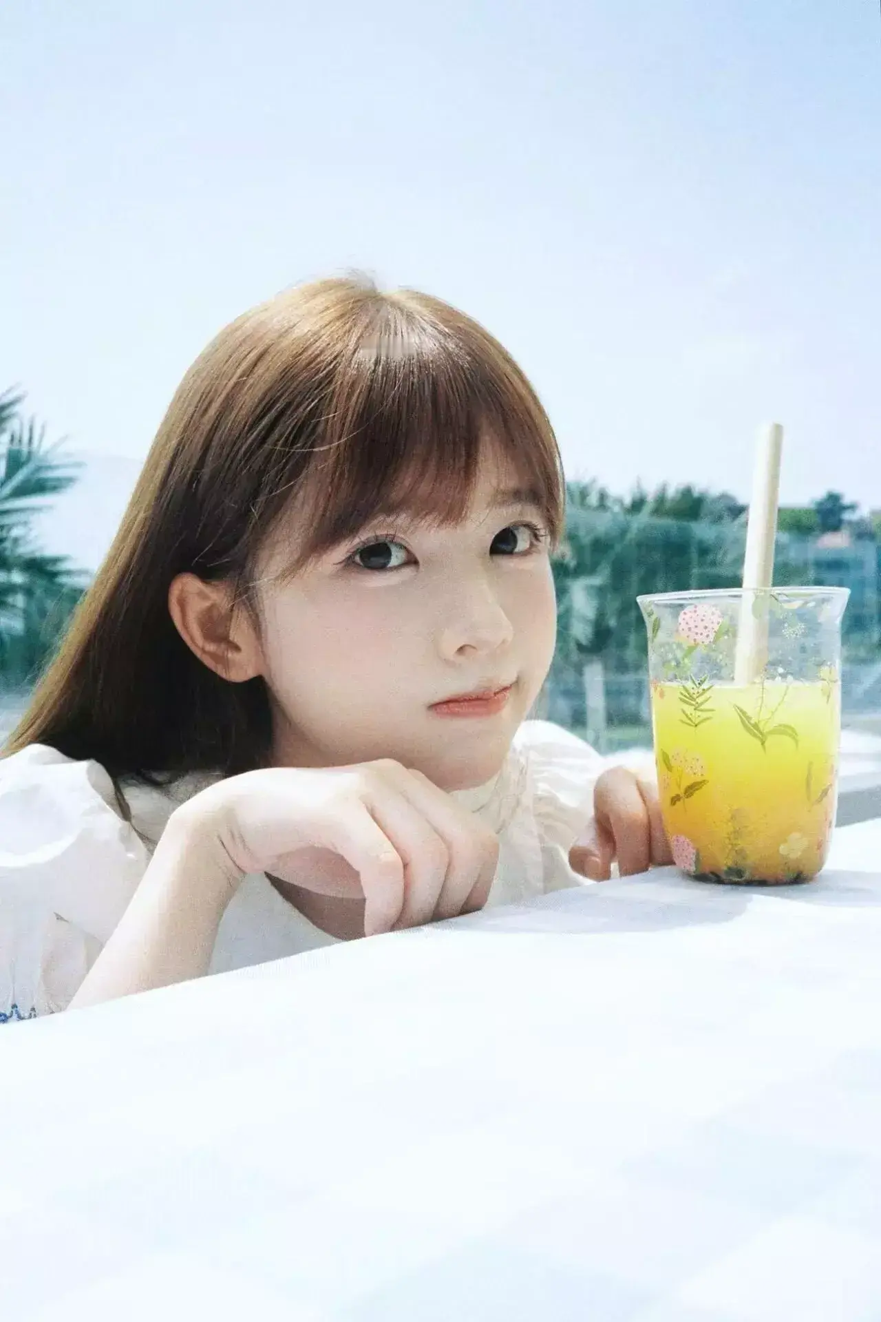 青岛校花美出圈了，清纯甜美，妥妥学生时代的白月光，也太美了吧