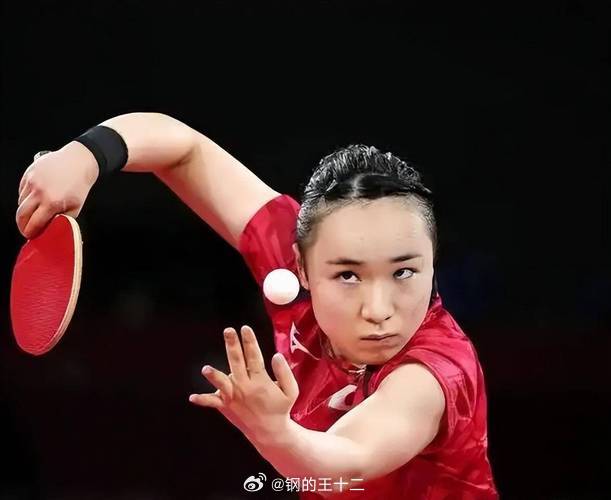 日本女乒名将伊藤美诚落选新一期日本女乒大名单，并且本人清空社交账号有关运动员的所有信息。

解读就是，这个21世纪迄今为止个人成绩最好的日本女乒名将，曾经横扫了一代中国女乒，给中国女乒运动员与球迷们制造了巨大的心理压力的选手（也最终成就了孙颖莎的崛起），已经事实上退役了。

至于她为什 ​