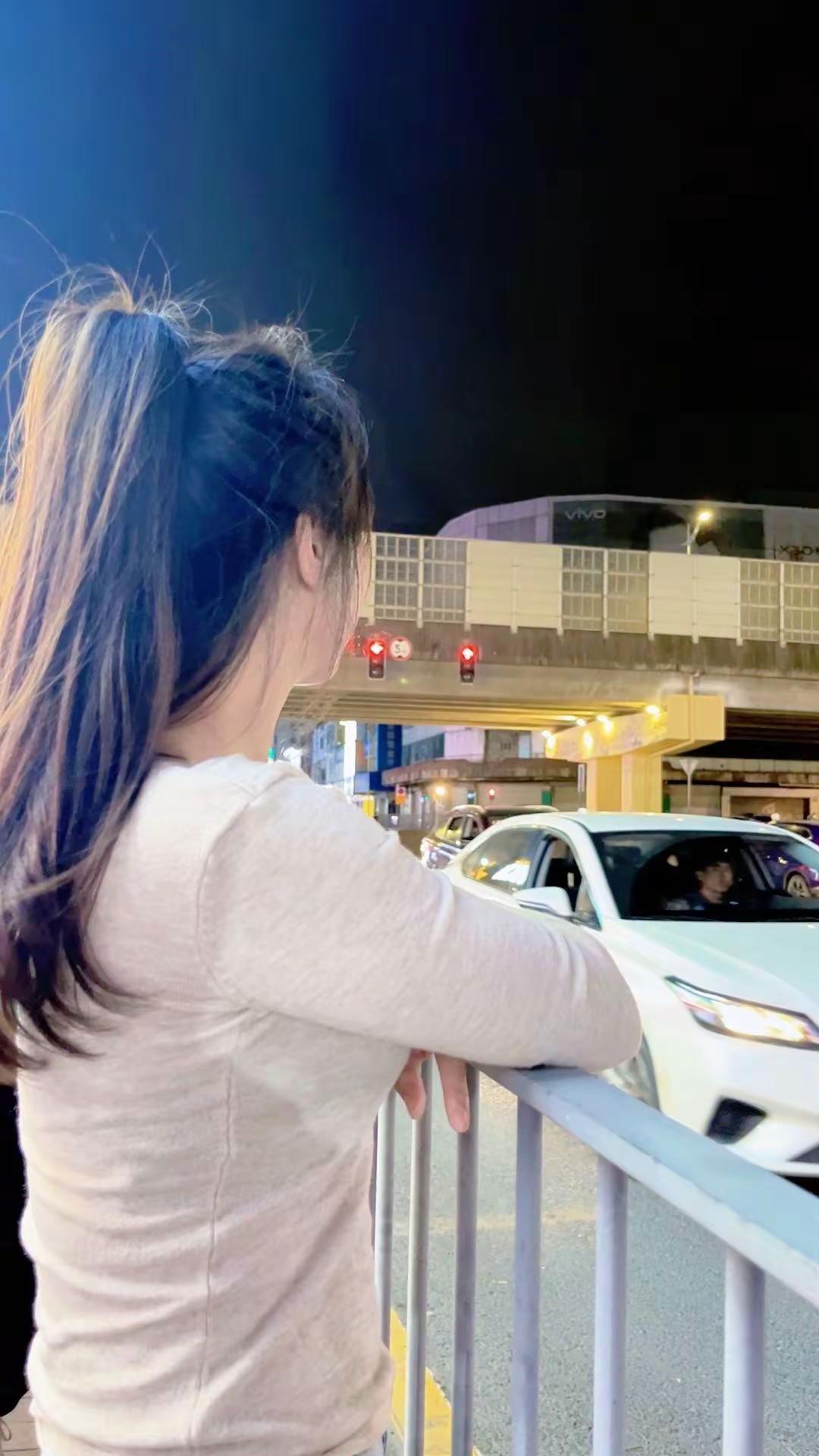 当你把人性看透，你就会喜欢独处，不愿意掺和无用社交，更不会讨好任何人。