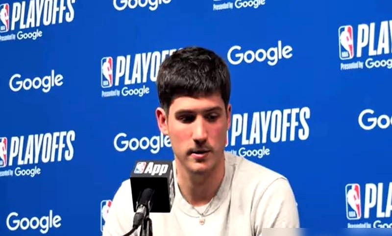 领先6分还握着球，30秒后却被拖进加时输球，火箭这年轻人到底经历了啥？...