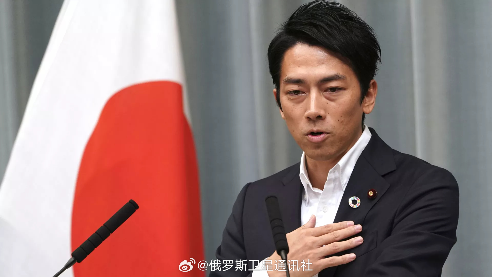 【#日本对朝鲜导弹发射提出抗议#】#日本#防卫大臣小泉进次郎在新闻发布会上宣布，日本已就朝鲜发射弹道导弹提出了抗议。#朝鲜半岛局势#
小泉进次郎表示：“包括多次发射弹道导弹在内的朝鲜的行为已对我国、本地区乃至国际社会的和平与安全构成了威胁。这种弹道导弹发射也违反了联合国安理会决议，对人 ​