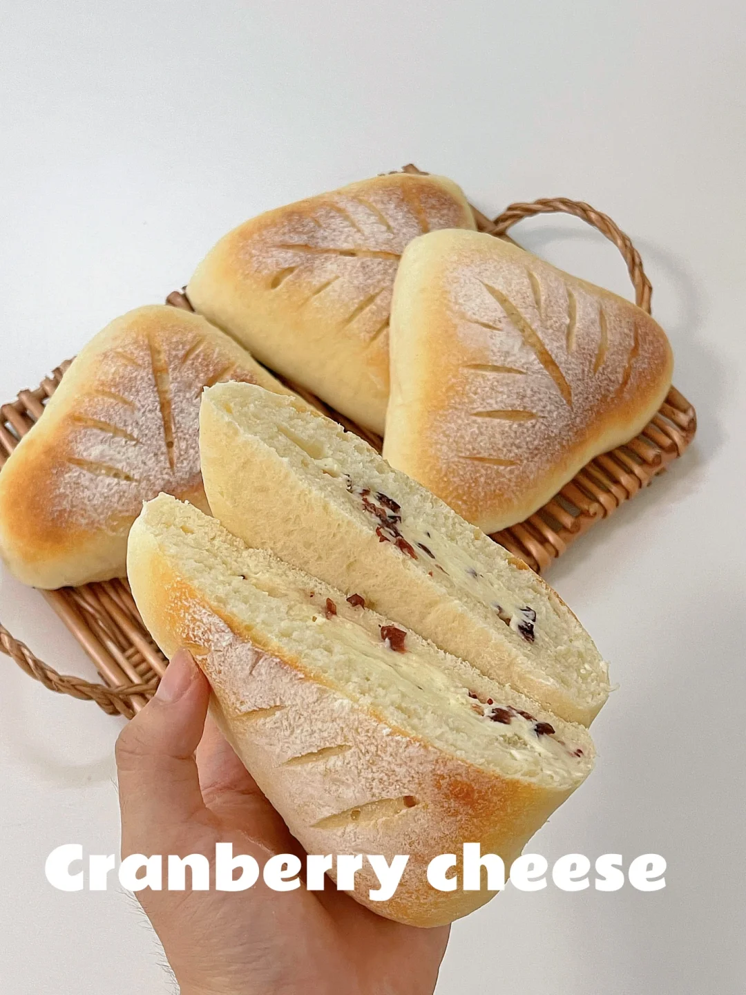 蔓越莓奶酪软欧🔥酸酸甜甜❗️奶香口感超棒💯