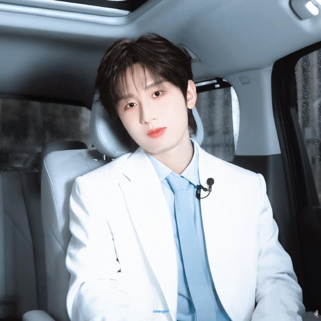 #成毅狩谎#  cy#成毅林彦廷# 
多线剧情并行交错，悬念层层递进，成毅塑造立体林彦廷，撑起整部悬疑内核[心][心]#成毅捐赠50万驰援西藏灾区# ​